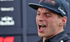 Thumbnail for article: Verstappen steekt de draak met Hamilton: 'Hij was toch fan van Arsenal?'