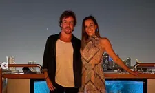 Thumbnail for article: Alonso's nieuwe vriendin is een Formule 1-journalist voor Oostenrijkse tv