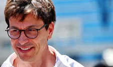 Thumbnail for article: Wolff fait allusion aux améliorations de Mercedes : "Continuez à chasser ces derniers dixièmes".