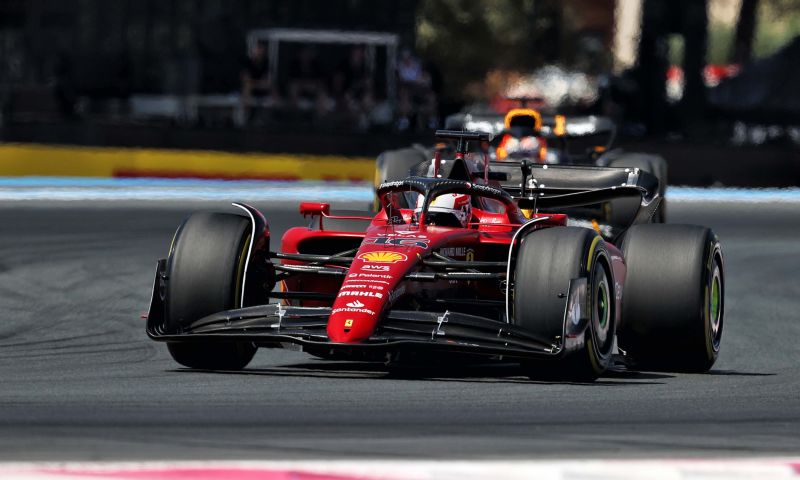 Surprise de l'erreur de Leclerc : " Cela n'arriverait jamais à Verstappen ".