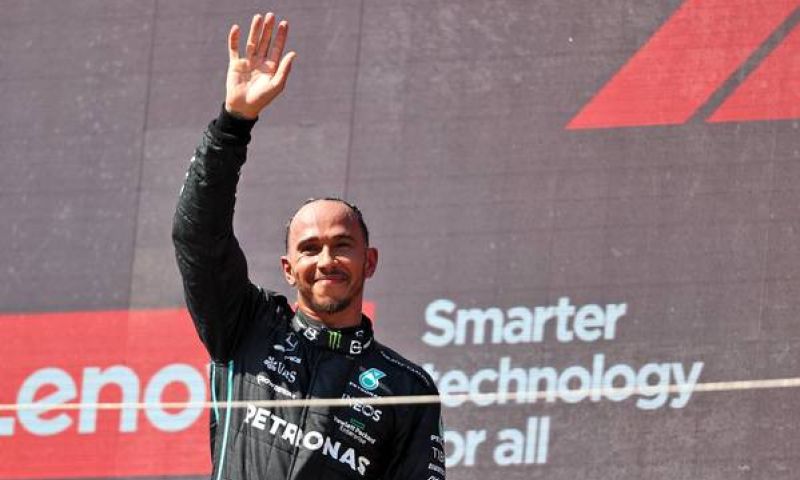 Hamilton note les problèmes de Ferrari : La fiabilité est un élément fondamental de la F1.