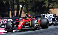 Thumbnail for article: Ferrari échoue également dans la voie des stands : Sainz reçoit une pénalité de cinq secondes