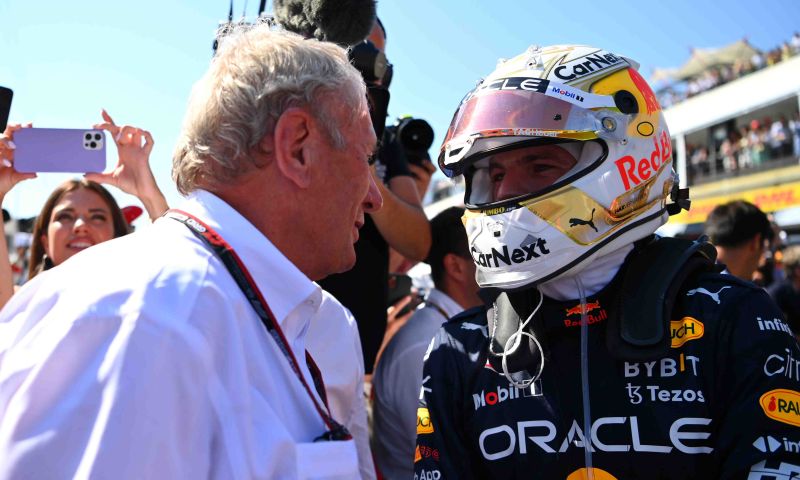 Marko prédit : "Verstappen a besoin de 10 à 12 victoires pour gagner le titre".