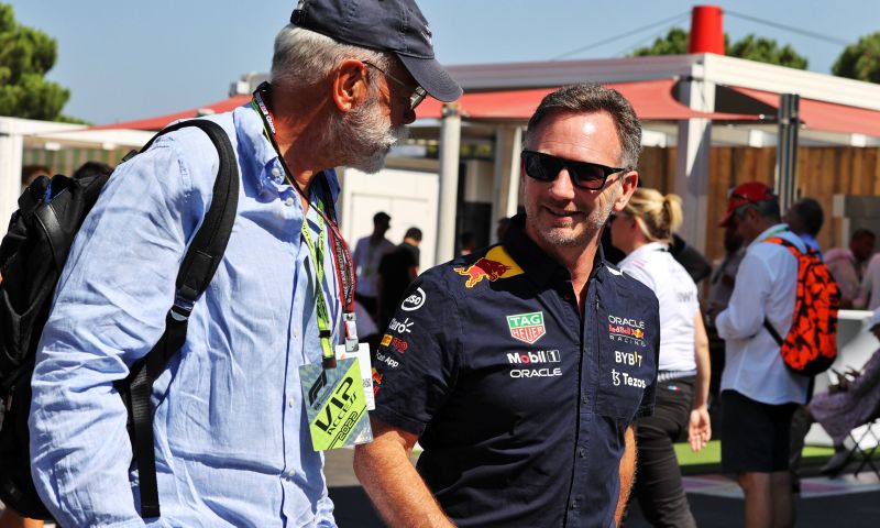 Horner : " Peut-être que nous copierons quelque chose d'Aston Martin pour une fois ".