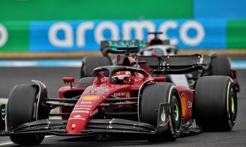 Leclerc confus avec la stratégie de Ferrari : "Je ne sais pas pourquoi j'étais en dur".