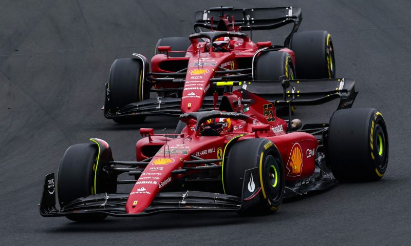 Les médias italiens sont durs envers Ferrari : "Verstappen peut rester à l'écart pendant trois courses".