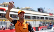 Thumbnail for article: Gerüchte gehen dem singenden Ricciardo nicht unter die Haut