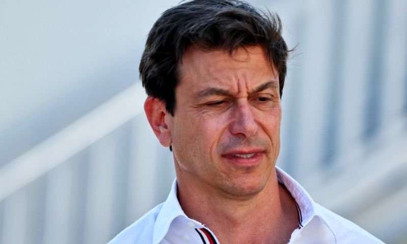 Wolff ambitieux : " Défier Red Bull et Ferrari pour les victoires ".