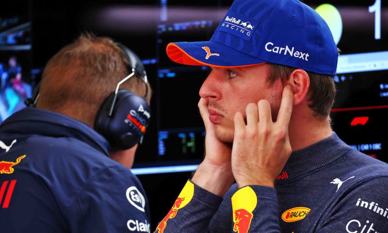 Verstappen reçoit un avertissement après un incident lors de la FP2.