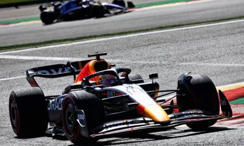 Verstappen erzielt trotz P14-Start einen seiner dominantesten Siege in der F1