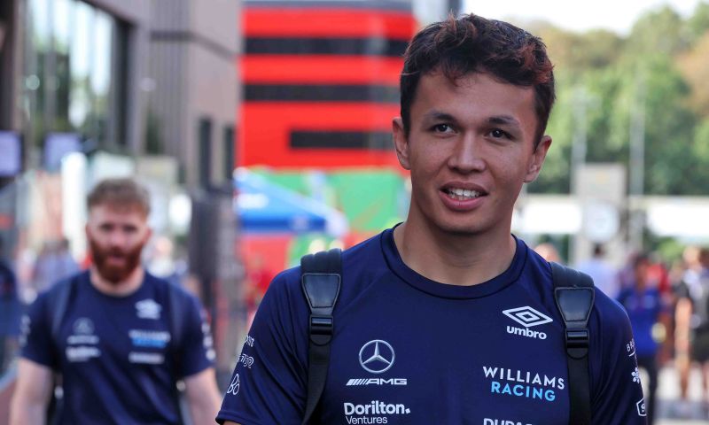 Albon s'amuse encore malgré son absence au GP d'Italie