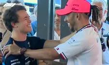 Thumbnail for article: Hamilton cerca De Vries dopo il GP d'Italia e si congratula con lui