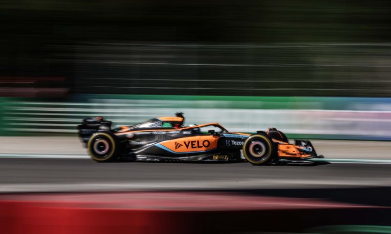 McLaren autorise trois pilotes d'IndyCar à effectuer des essais privés à Barcelone.