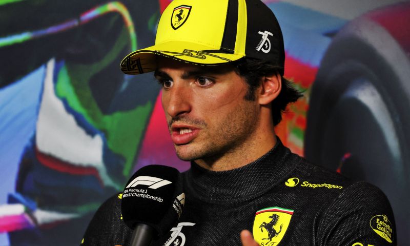 Sainz hofft: 'Wenn wir ein paar Zehntel finden, können wir zurückkommen'.