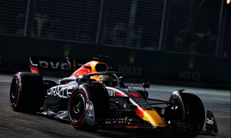 La position de Leclerc donne à Verstappen une grande chance de titre après un mauvais départ