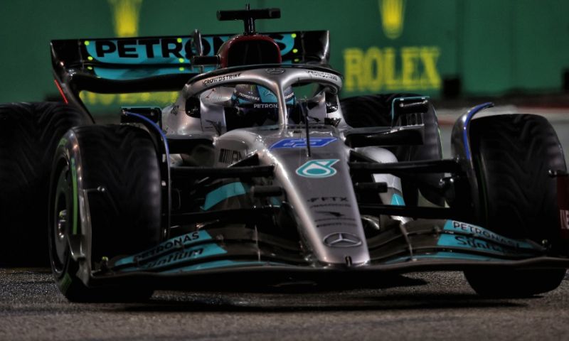 Russell cree que Mercedes puede ir a por la victoria en Singapur