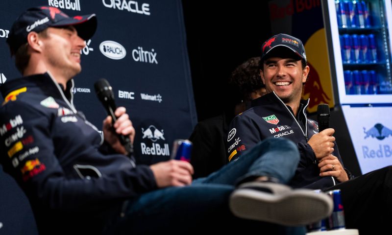 F1 Social Stint | Verstappen et Perez montrent leurs talents de footballeurs