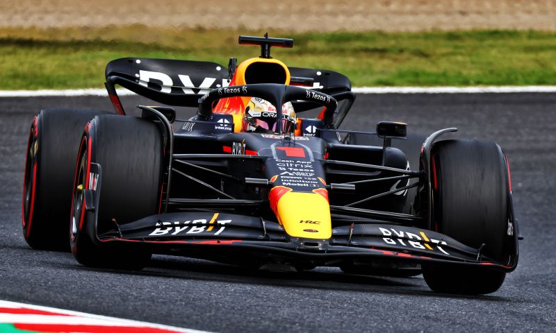 Max Verstappen devance Charles Leclerc pour la pole position au Japon