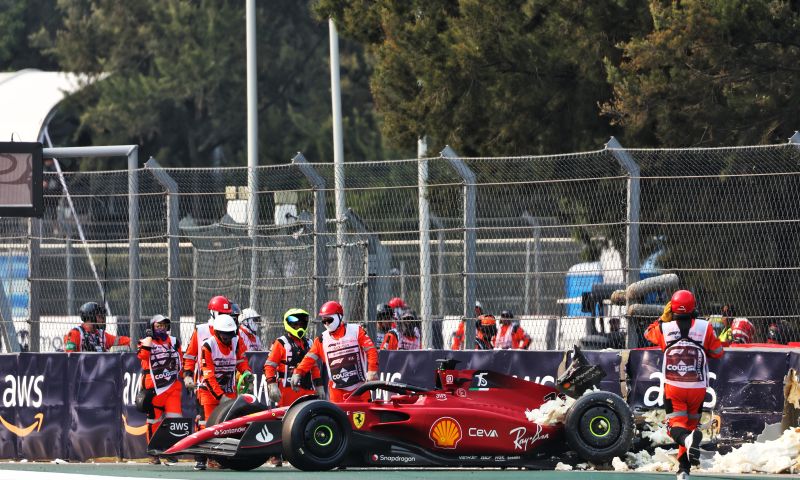 George Russell es el más rápido en la FP2, mientras Charles Leclerc se cae