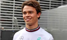 Thumbnail for article: This is De Vries' new manager on entering debut Formula 1 season 