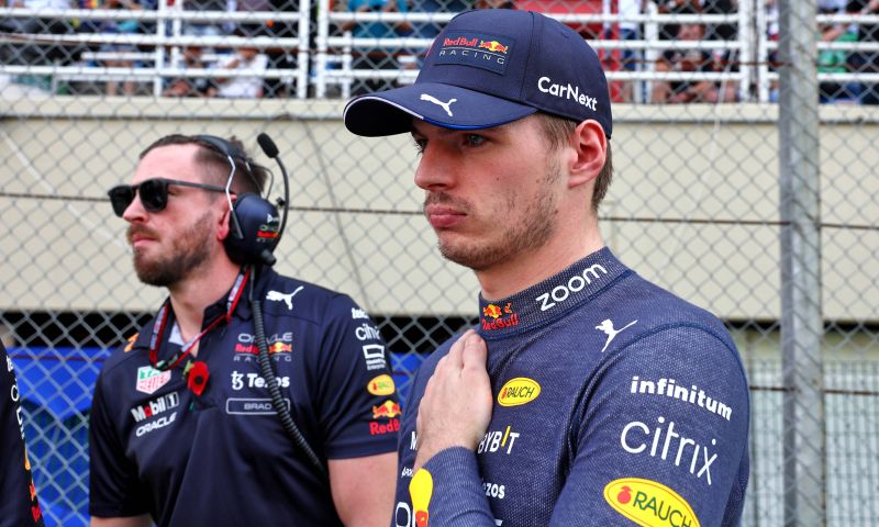 Médias néerlandais : " Quelque chose de sérieux s'est passé entre Verstappen et Perez ".