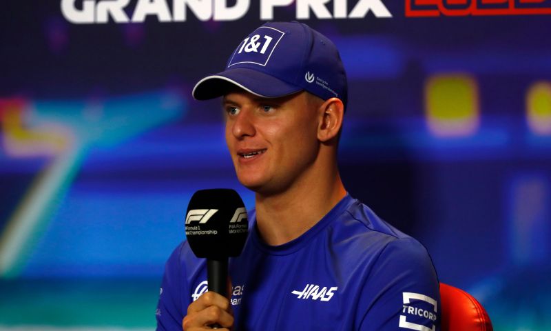 Schumacher não vai desistir do sonho da F1: "Eu definitivamente quero ficar por aqui".