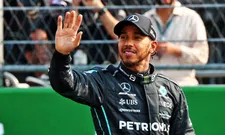 Thumbnail for article: Hamilton scherza: "Il numero 1 sull'auto di Verstappen era un pugno nell'occhio!