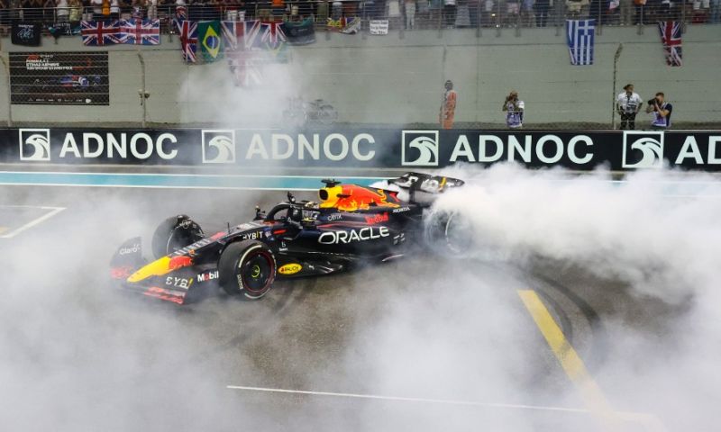 Hill vergelijkt dominantie Red Bull met Mercedes