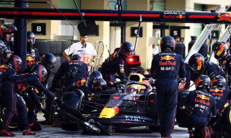 Verstappen had problems with RB18 in early 2022