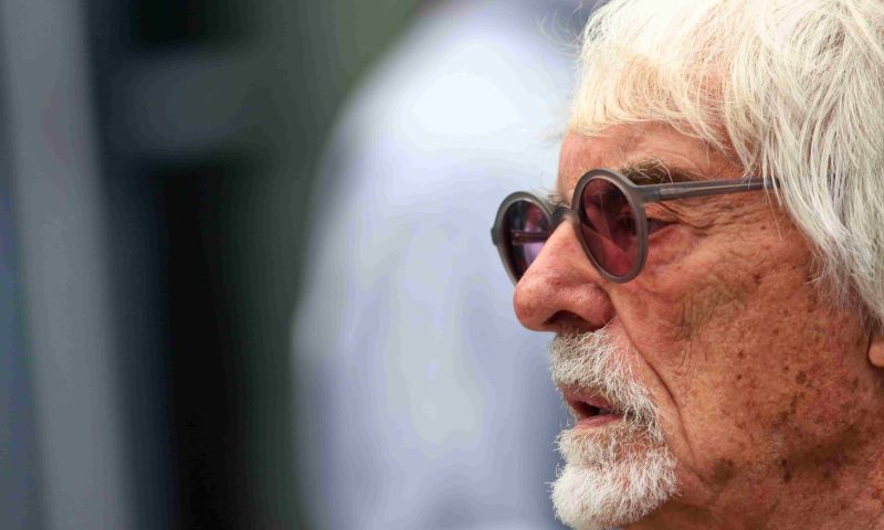 Bernie Ecclestone evita polemicas em tradicional cartao de Natal em 2022