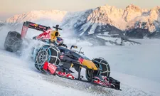 Thumbnail for article: Top 5: Kersteditie | Formule 1-wagens in actie in de sneeuw