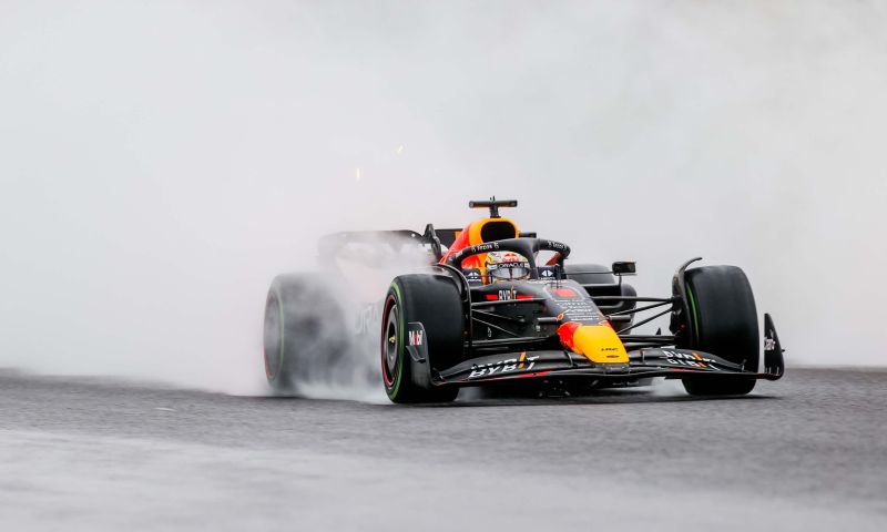 Verstappen aclamado para a suprema temporada de F1 2022