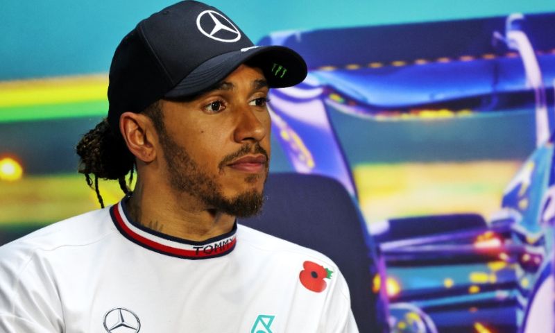 Hamilton ziet verandering na uitdagend Mercedes-jaar