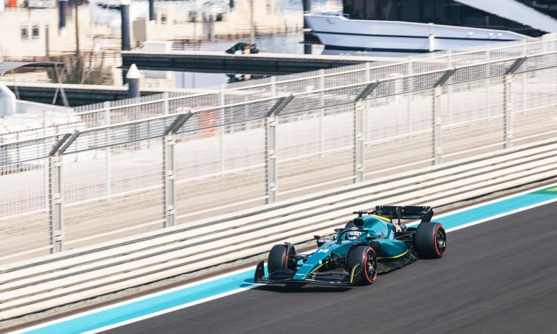 Mercedes e Aston Martin se juntam ao teste da Pirelli em Jerez