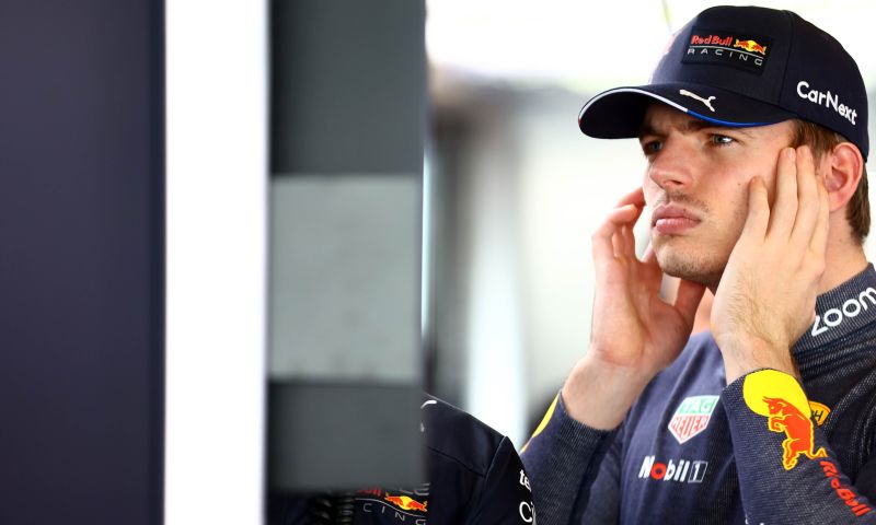 Verstappen guida la 24 ore virtuale di Le Mans nel 2023