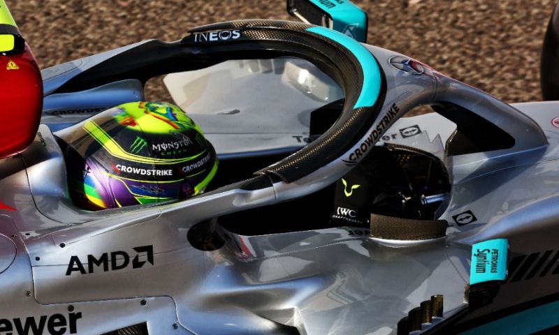 Mercedes force Hamilton à entrer en F1