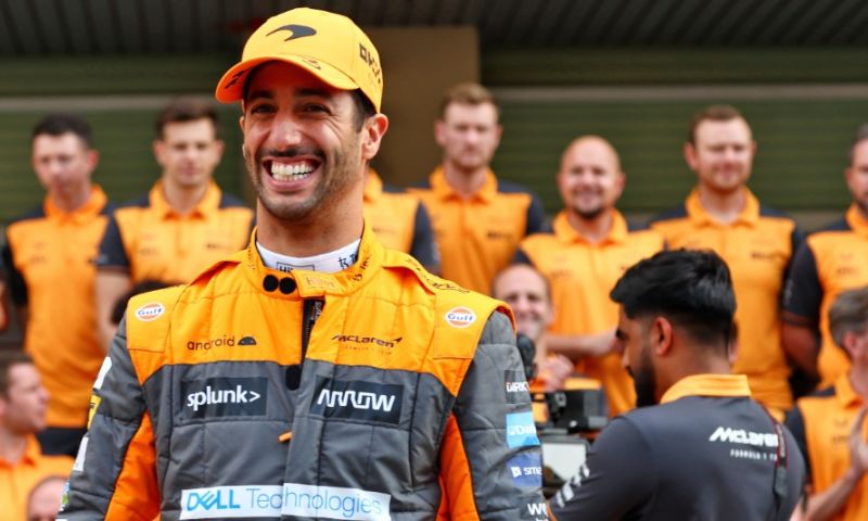 Ricciardo backs Piastri at McLaren