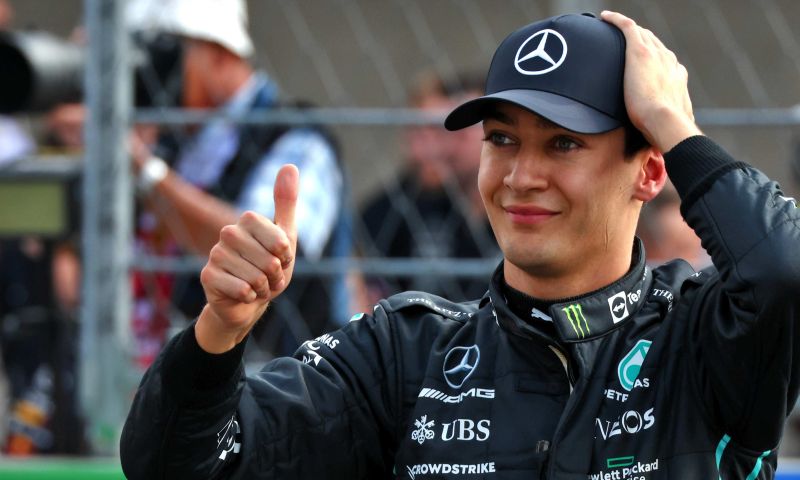 Russell jarig tijdens Mercedes W14 lancering