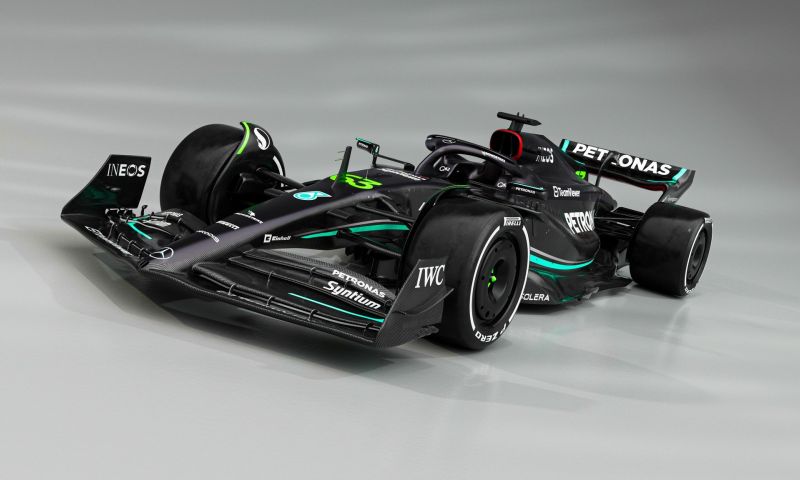 Mercedes unveils W14 Hamilton and Russell