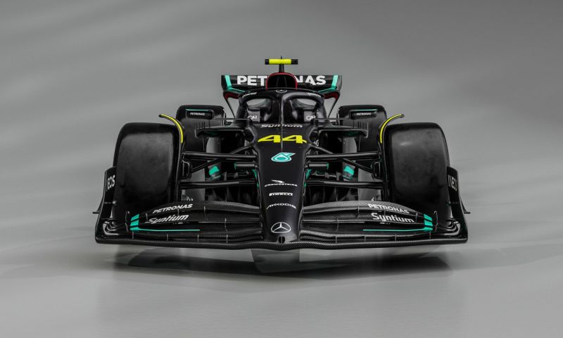 Galerij Mercedes W14 Hamilton en Russell