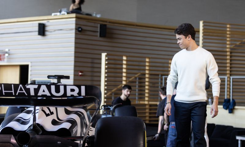 Per la Mercedes, Nyck de Vries finisce alla Red Bull