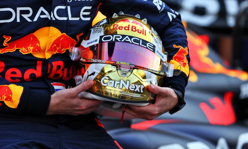 Verstappen has new helmet 2023