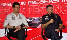 Thumbnail for article: Horner knipoogt op persconferentie: 'Voor één keertje eens met Wolff'