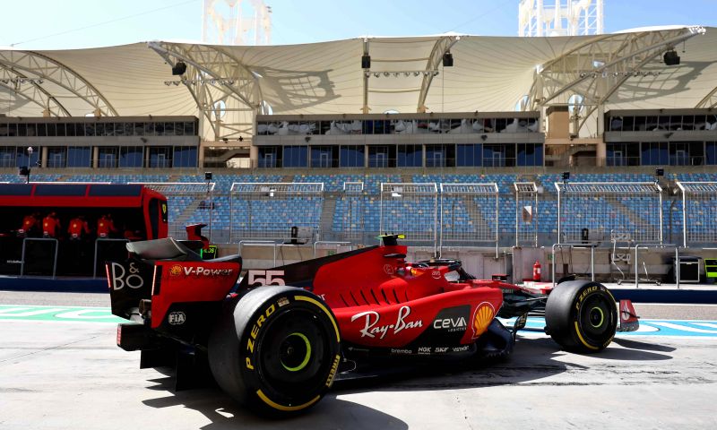 sainz hopes for smaller gap with red bull