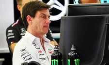 Thumbnail for article: Wolff met handen in het haar: 'RB19 kan later remmen en eerder gas geven'