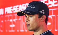 Thumbnail for article: 'De Vries potrebbe unirsi alla lotta per il sedile della Red Bull insieme a Verstappen'.