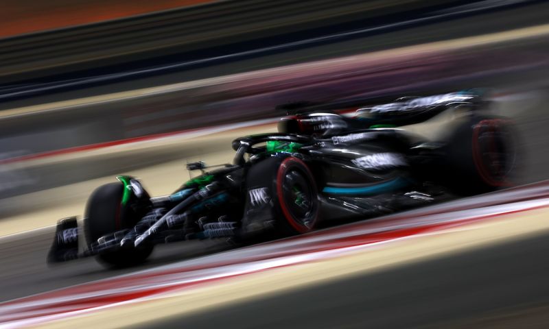 Mercedes propose des béquilles latérales différentes pour la W14.