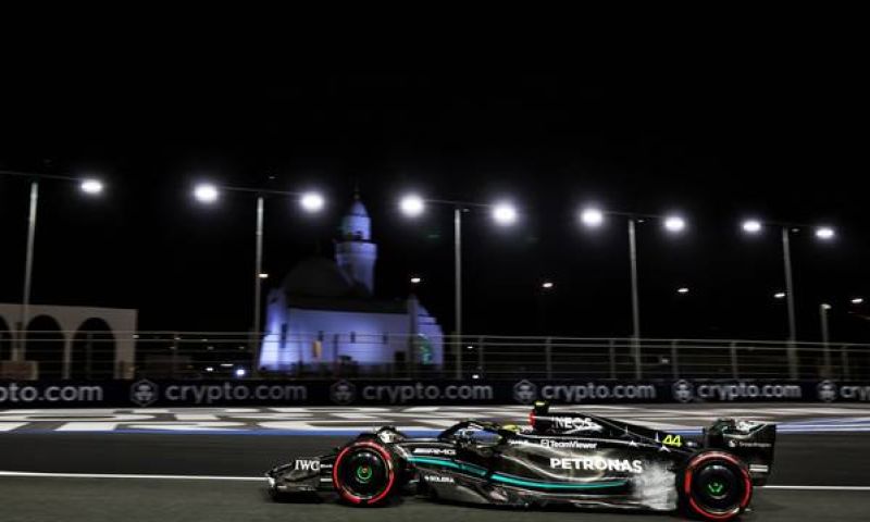 mercedes fahrer auf fp2