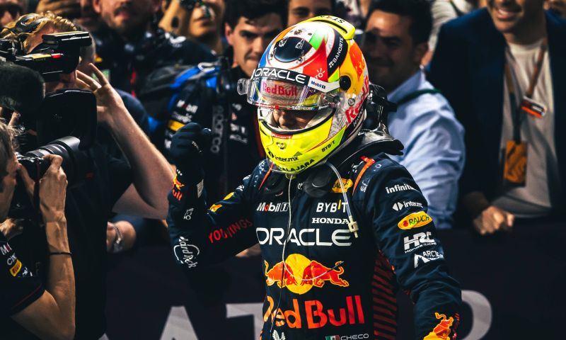 Pérez, sobre las vueltas rápidas de Verstappen en Jeddah