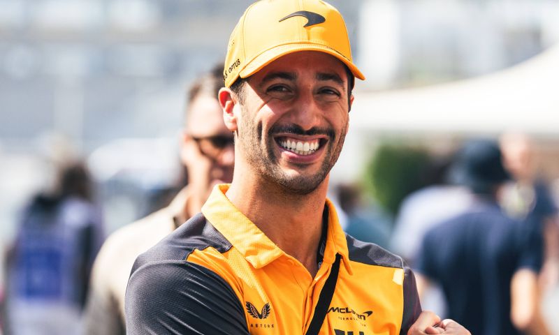Daniel Ricciardo laat van zich horen één week voor Melbourne